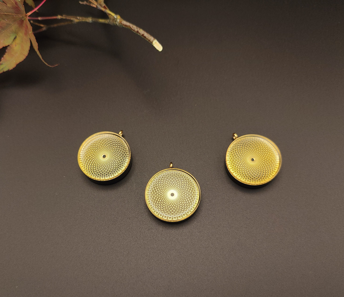 Schutz-Amulett mit goldenem Torus