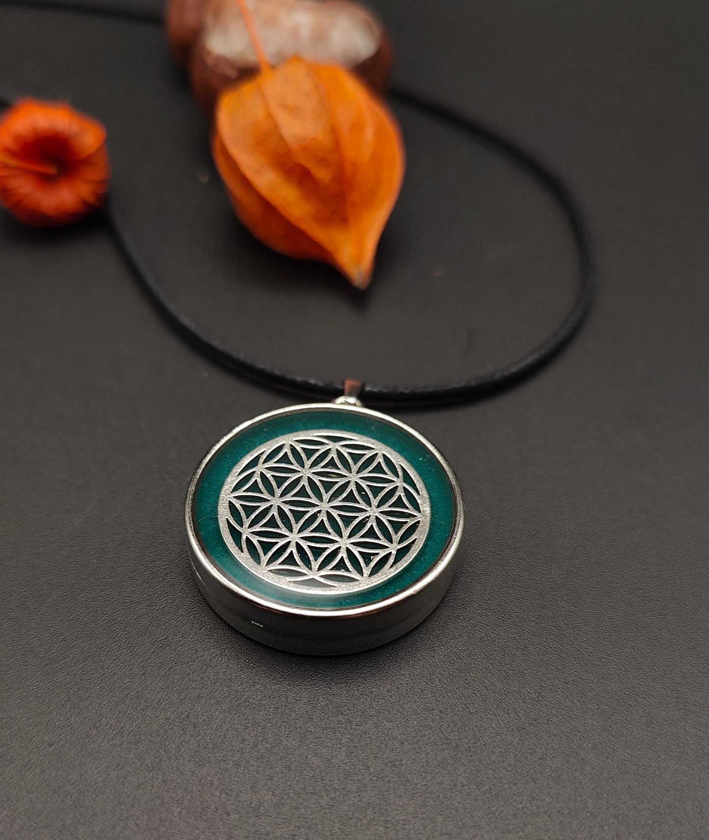 Orgon-Amulett mit silberner Blume des Lebens