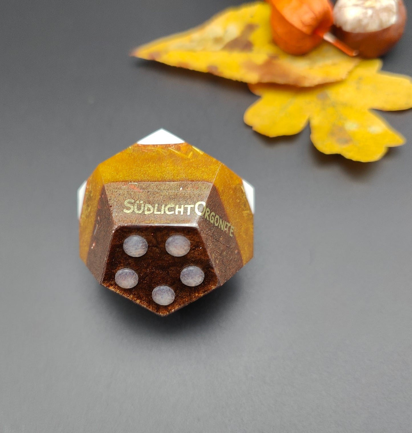 Dodekaeder mit Karneol, Selenit, Smaragd ....