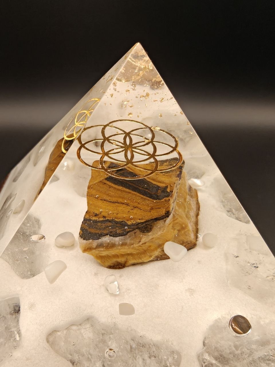 Pyramide "Kraftvolle Ruhe"
