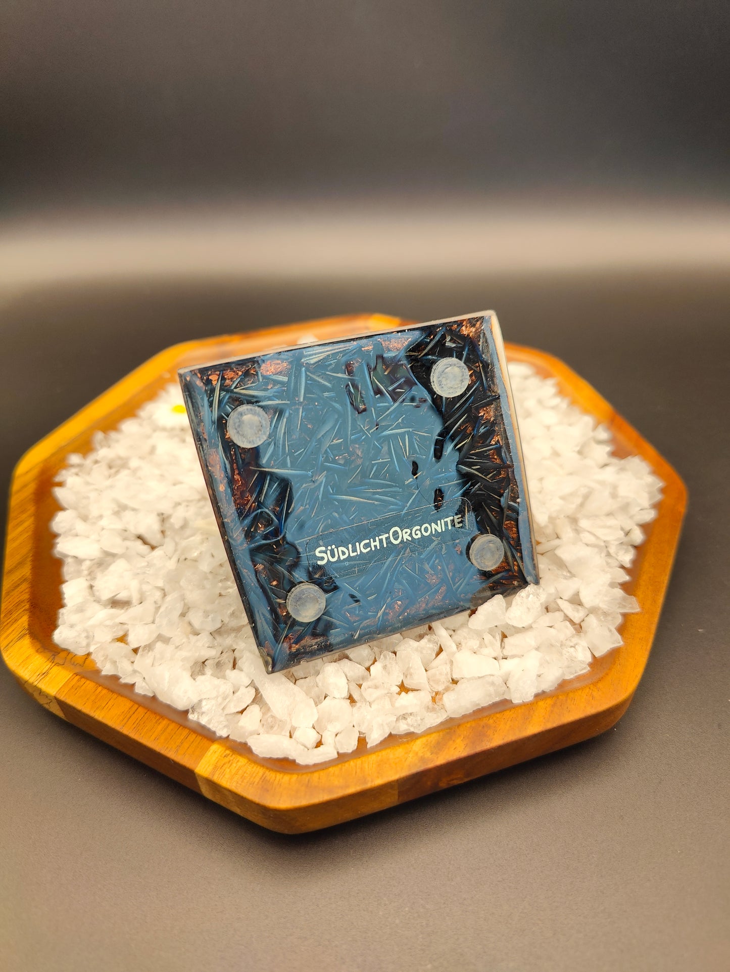 Mini-Pyramide mit Selenit-Kugel