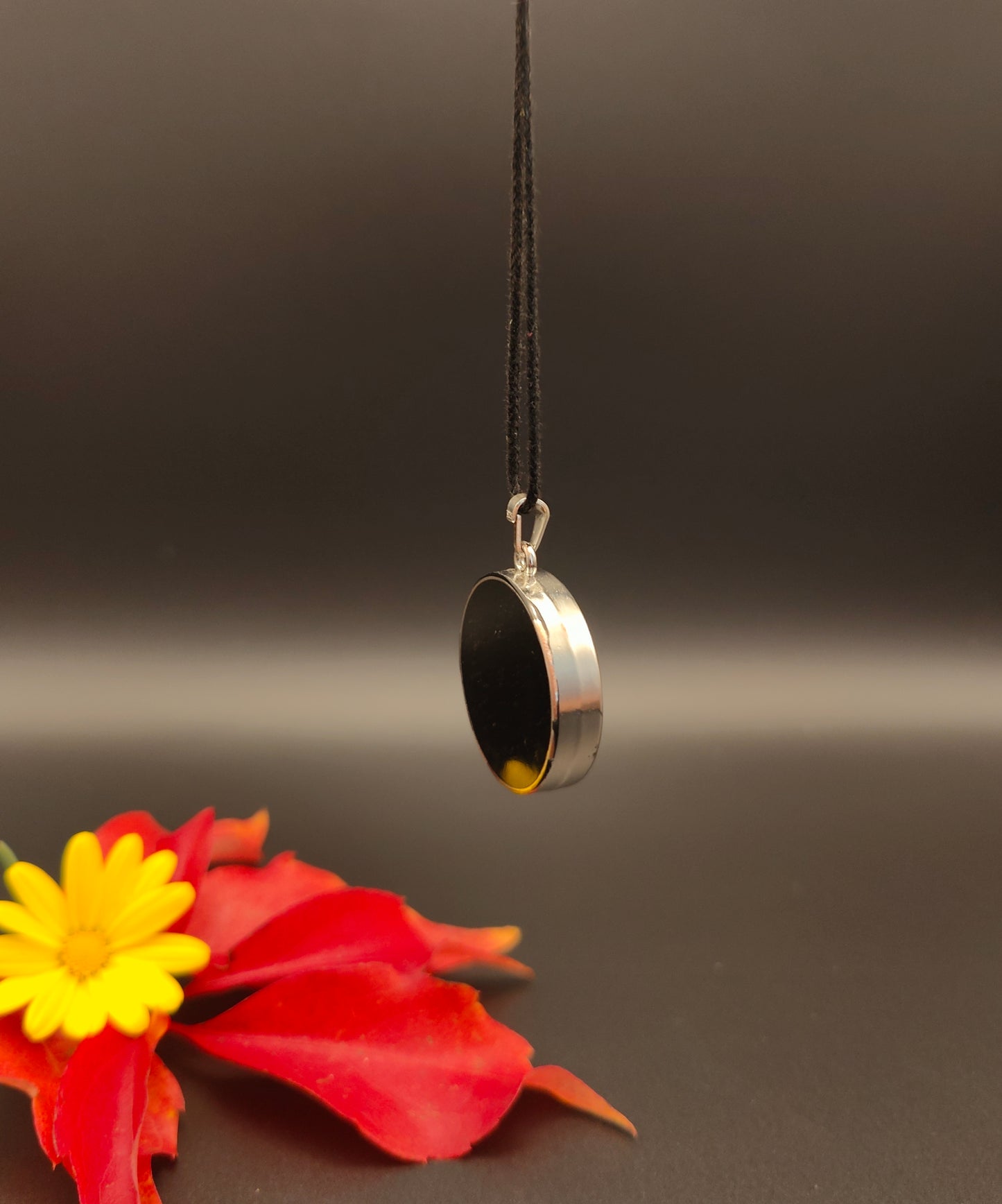 Orgon-Amulett mit silberner Blume des Lebens