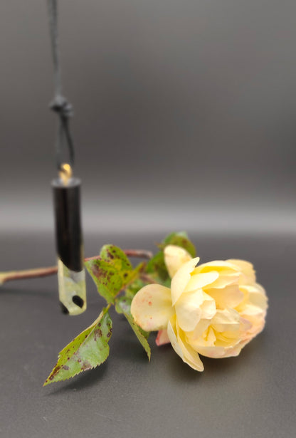 Anhänger - rund mit Riffelstreifen, in schwarz mit Peridot und Turmalin