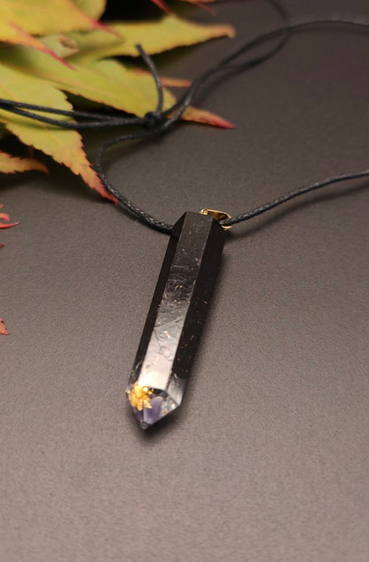 Anhänger - kristallspitzenförmig in schwarz mit Amethyst