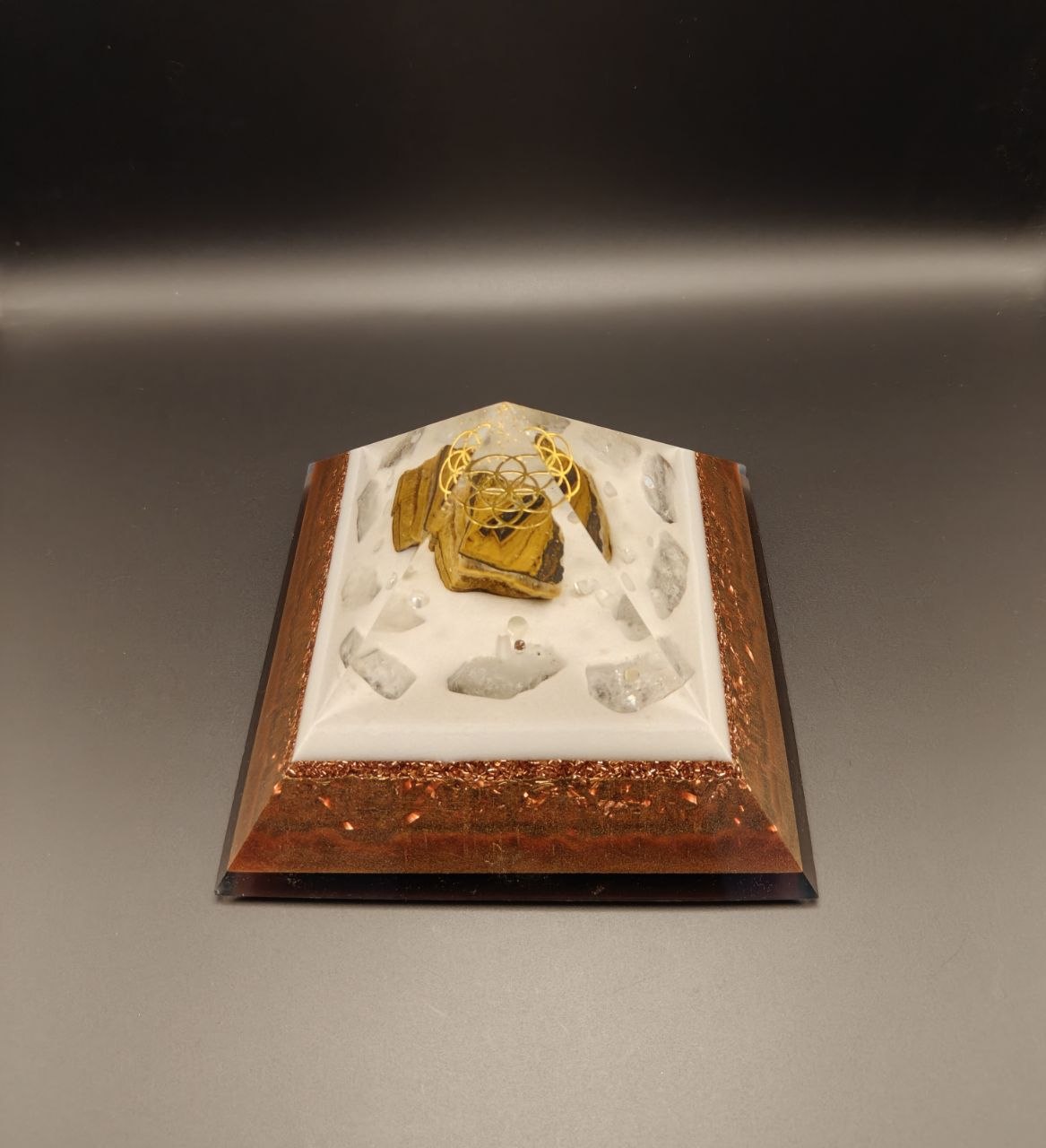 Pyramide "Kraftvolle Ruhe"