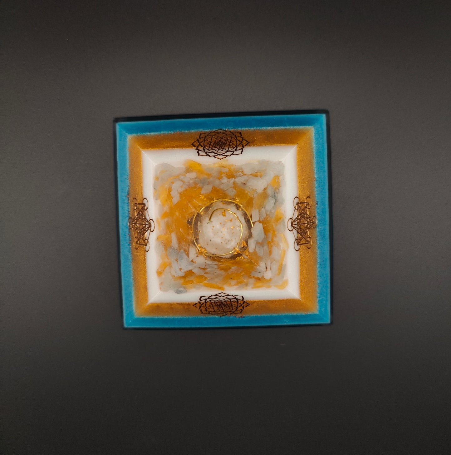 Pyramide "Wärme & Ordnung"