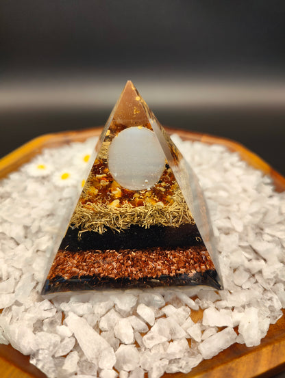 Mini-Pyramide mit Selenit-Kugel