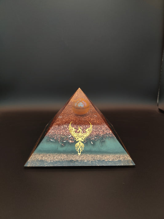 Pyramide mit viel Kupfer