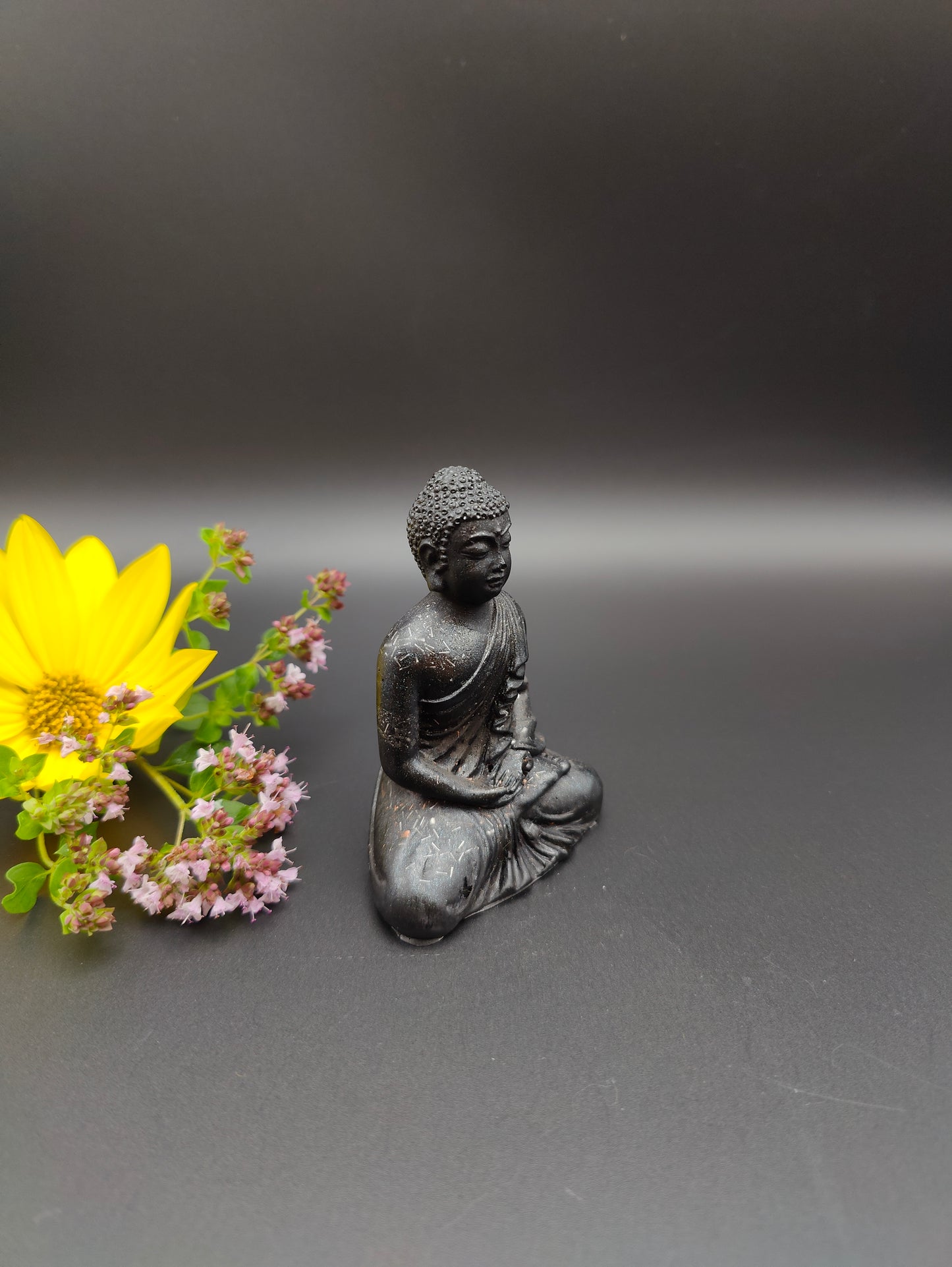 Shungit-Buddha (klein)