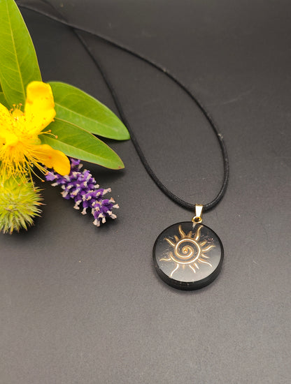 Orgon-Amulett mit goldener Sonne