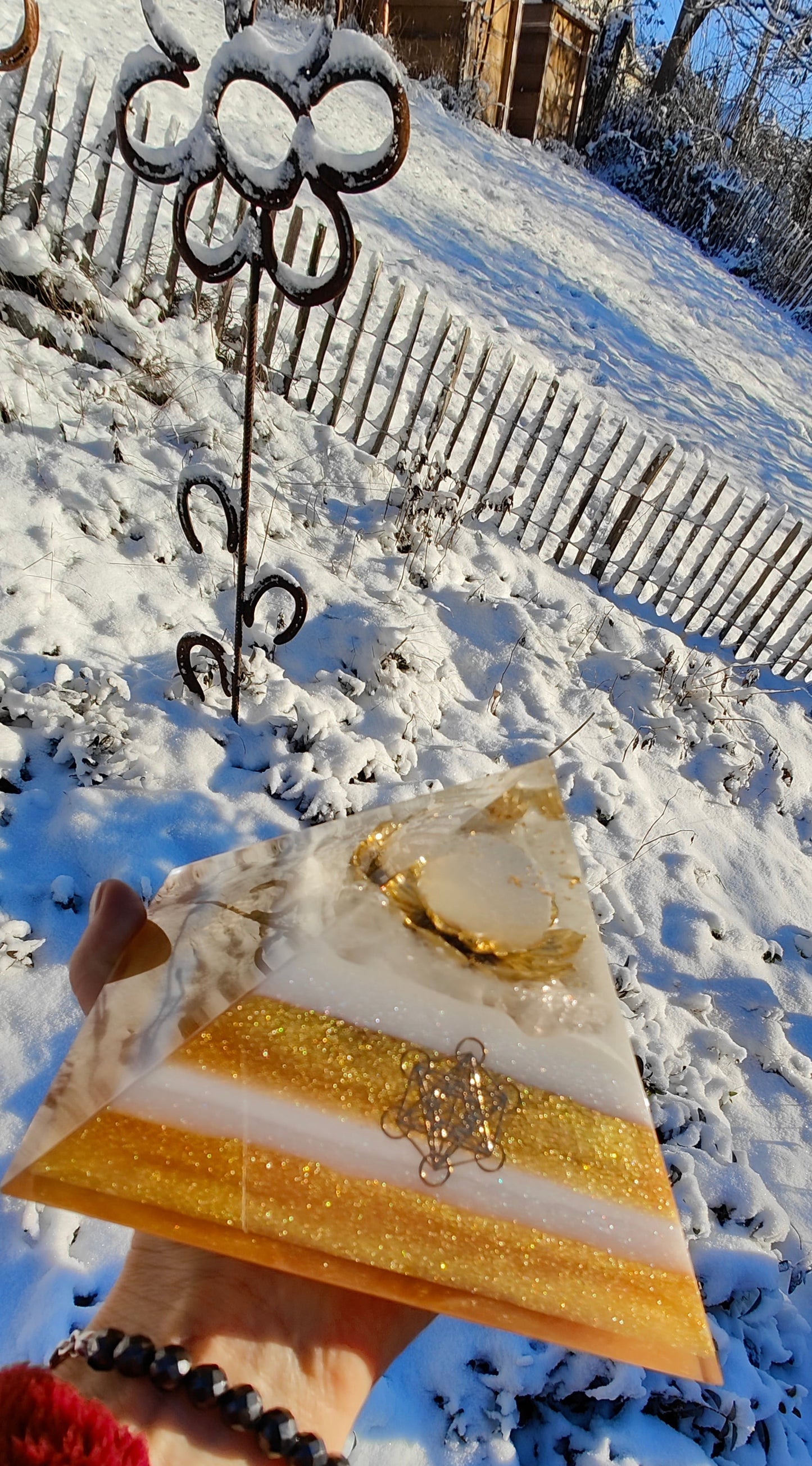 Pyramide Licht & Frieden