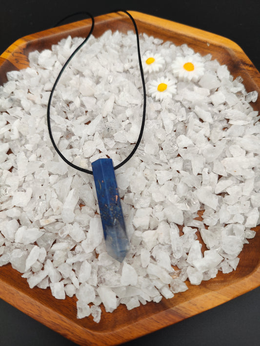 Anhänger mit Cyanith