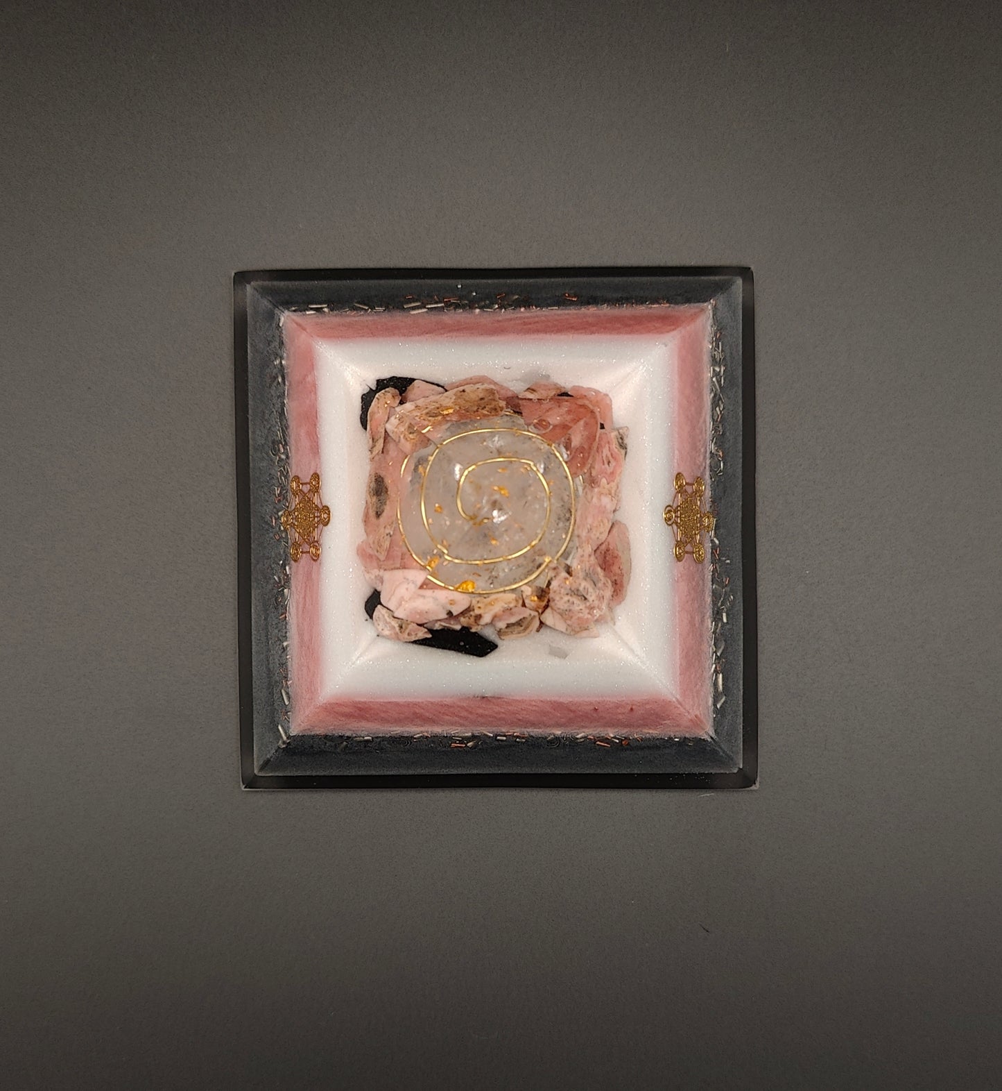 8-seitige Pyramide mit Rhodocrosit