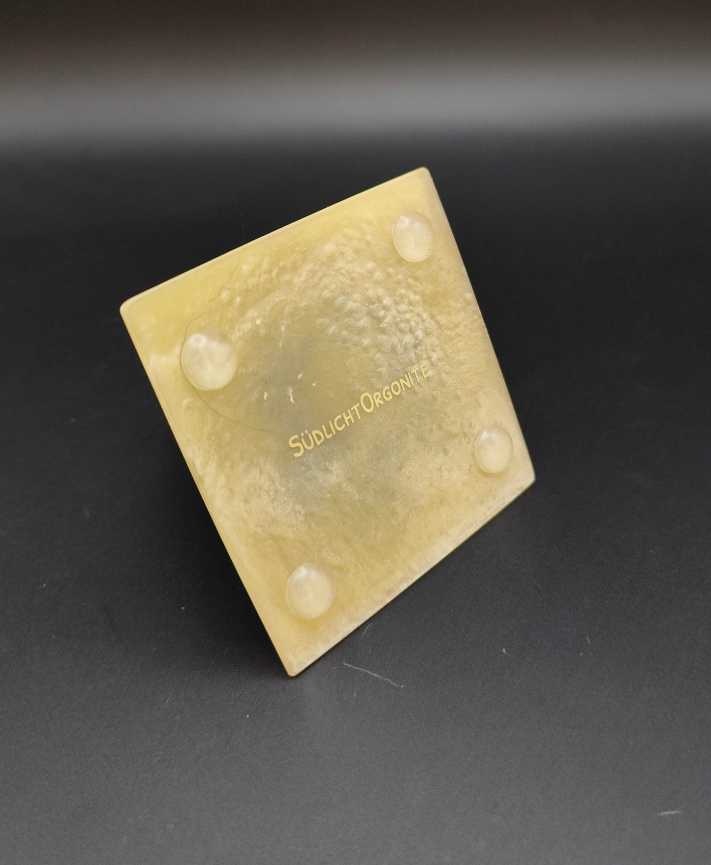 Mini-Pyramide mit Krafttier Elefant