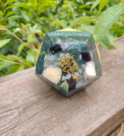 Dodekader in Dunkelgrün und Gold