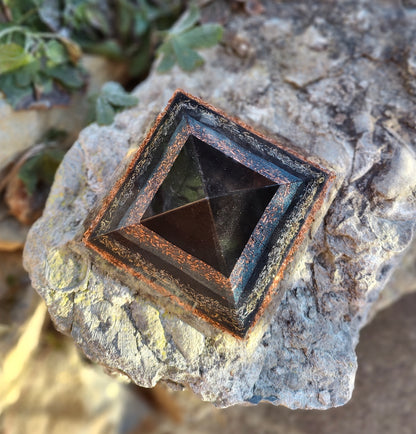 8-seitige Pyramide mit Strahlenschutz