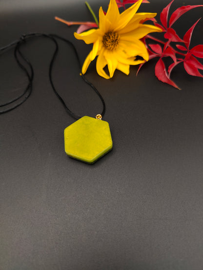 6-eckiges Orgon-Amulett mit Peridot