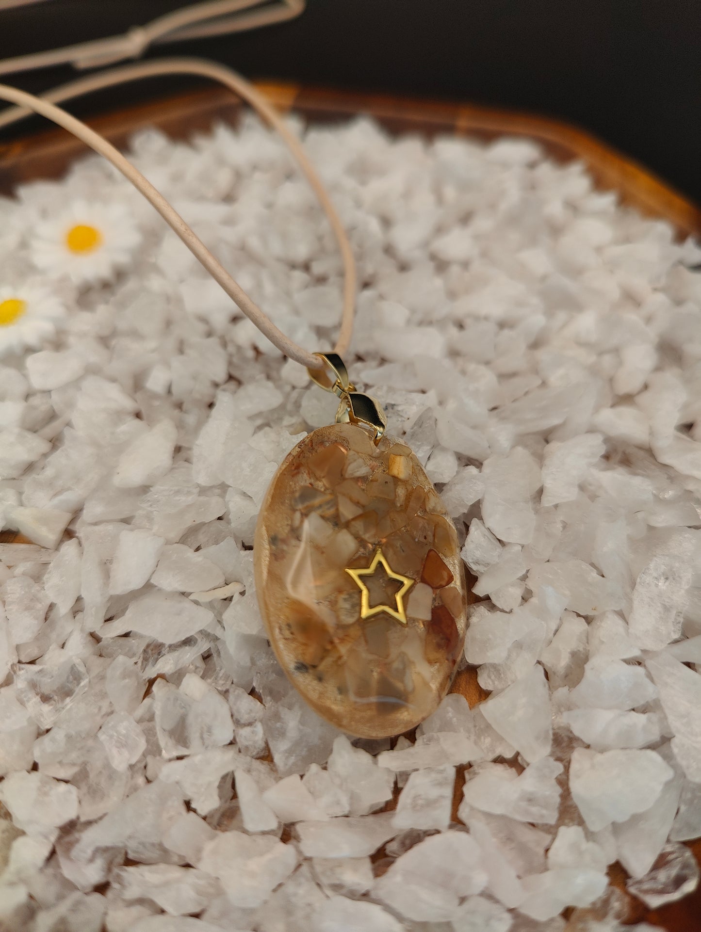 Ovales Orgon-Amulett mit Sonnenstein