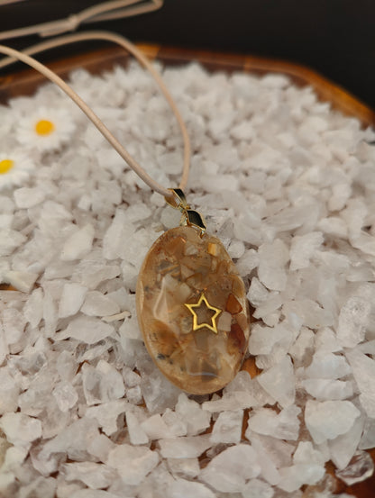 Ovales Orgon-Amulett mit Sonnenstein
