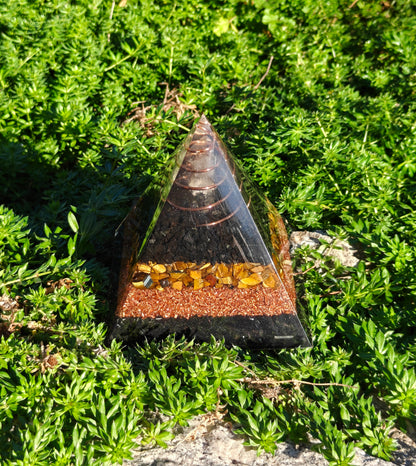 Pyramide "Elementare Kraft"