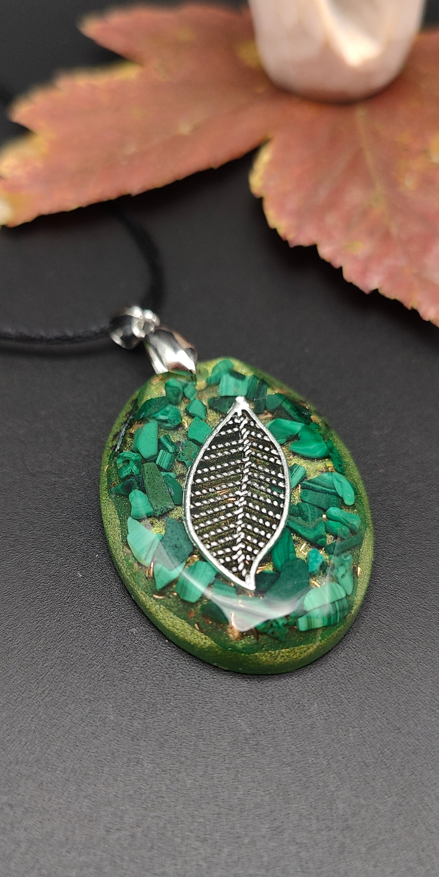 Orgon-Amulett mit Malachit