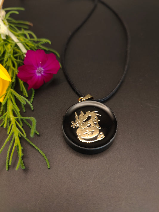 Orgon-Amulett mit goldenem Drachen