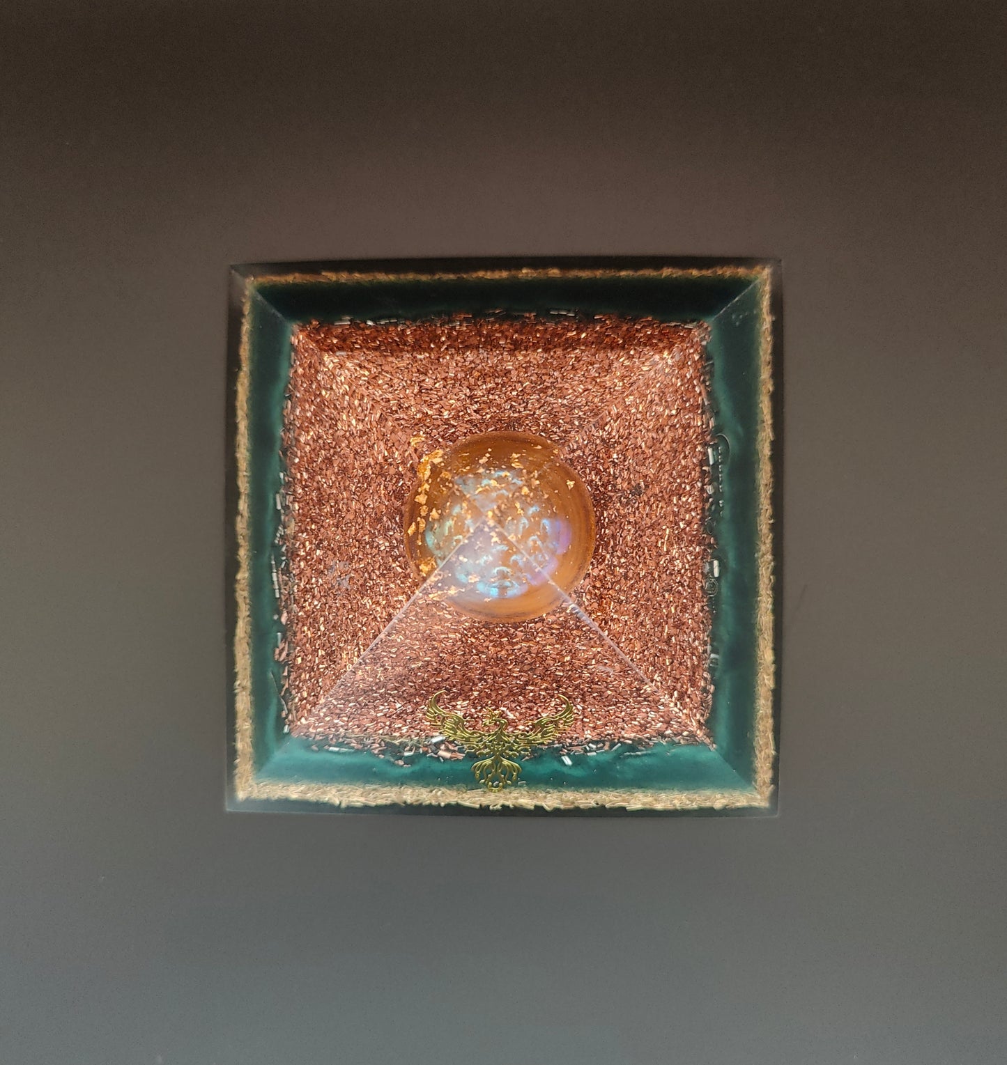 Pyramide mit viel Kupfer