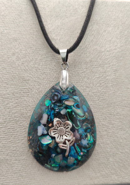 Eierförmiges Orgon-Amulett mit Abalone-Muschel