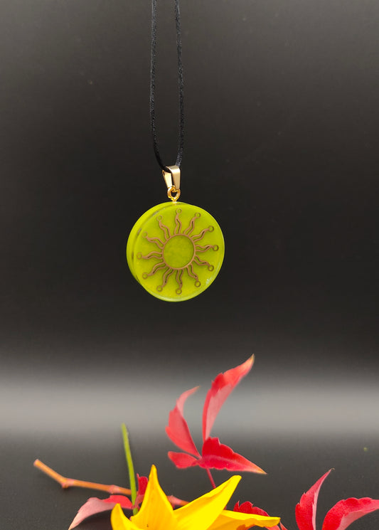 Orgon-Amulett mit goldfarbener Sonne
