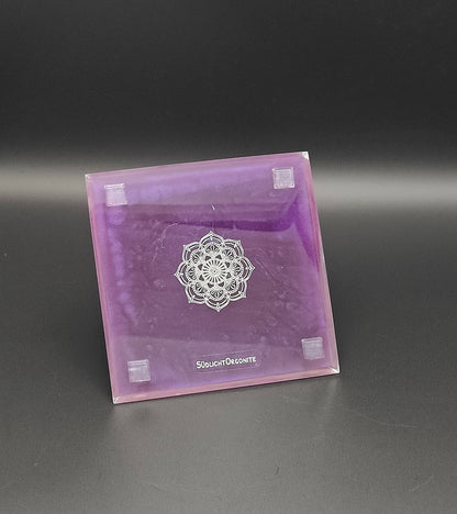 Pyramide mit viel Amethyst und Schimmer