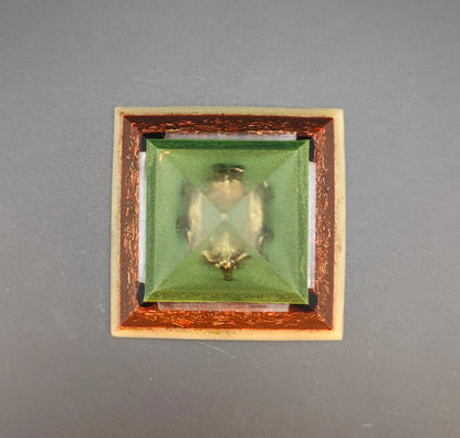 Mini-Pyramide mit Krafttier Elefant