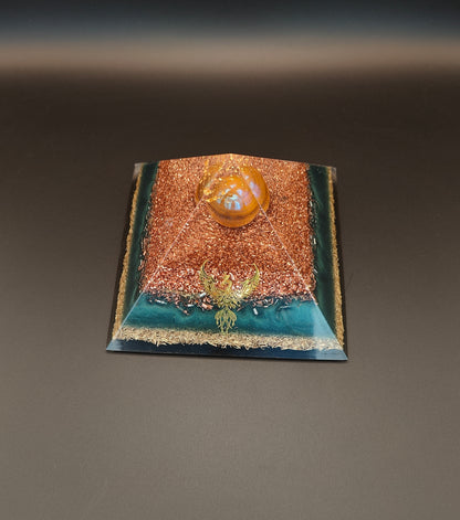 Pyramide mit viel Kupfer