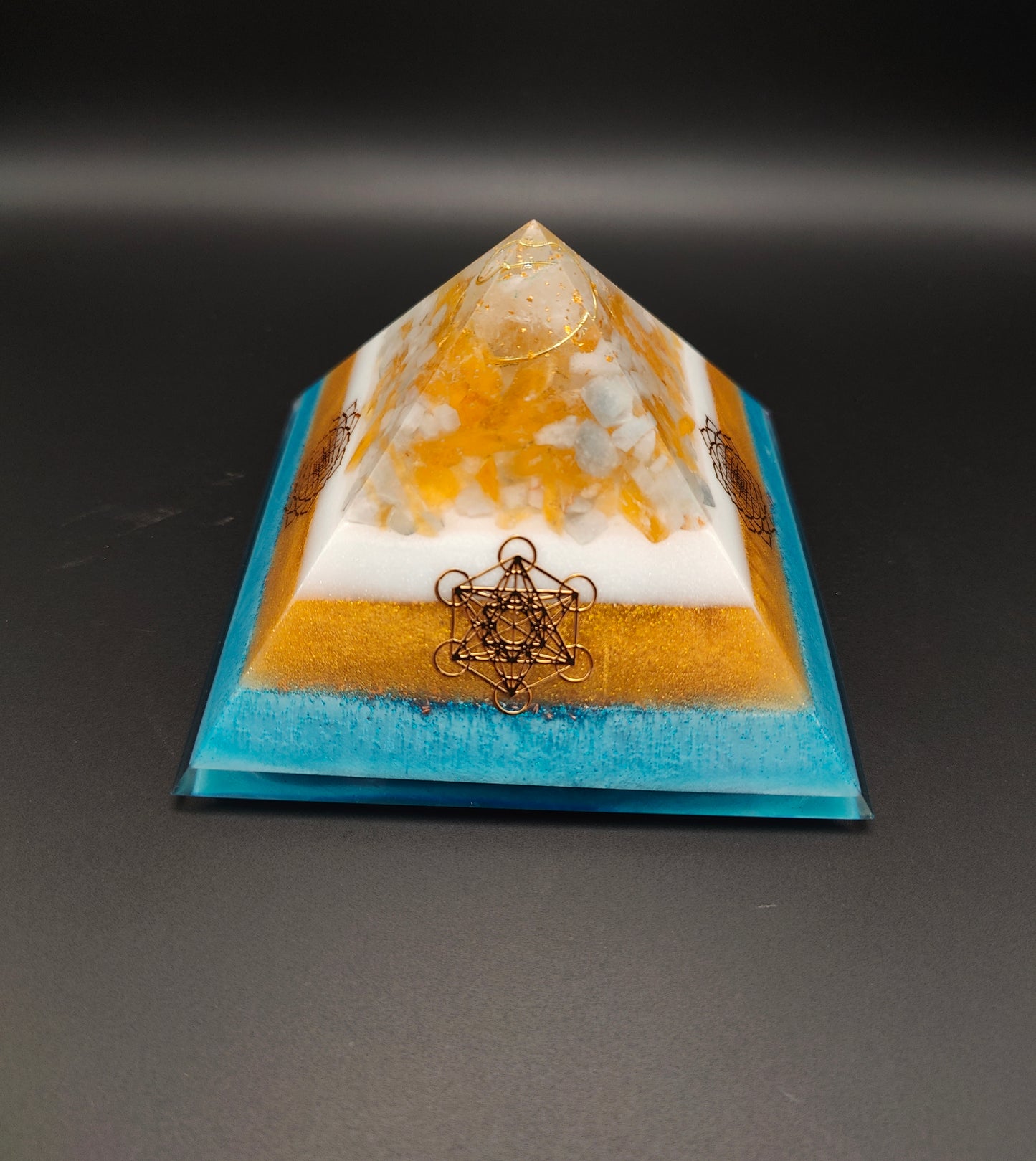 Pyramide "Wärme & Ordnung"